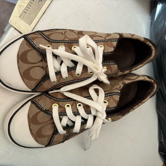 Authentic coach sneakers with box. Worn once great condition. - Picture 2 of 3